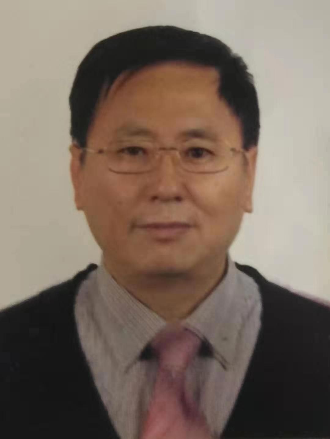华体会网页版创新论坛第九百零六讲：从大学到社会如何成熟思想:一位老大学生的寄语