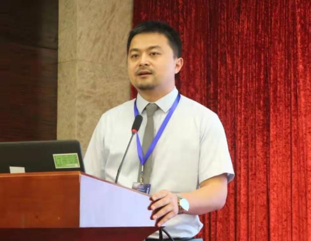 华体会网页版创新论坛第九百二十五讲：燃烧催化剂的作用机制及碳纳米含能催化剂的独特效应
