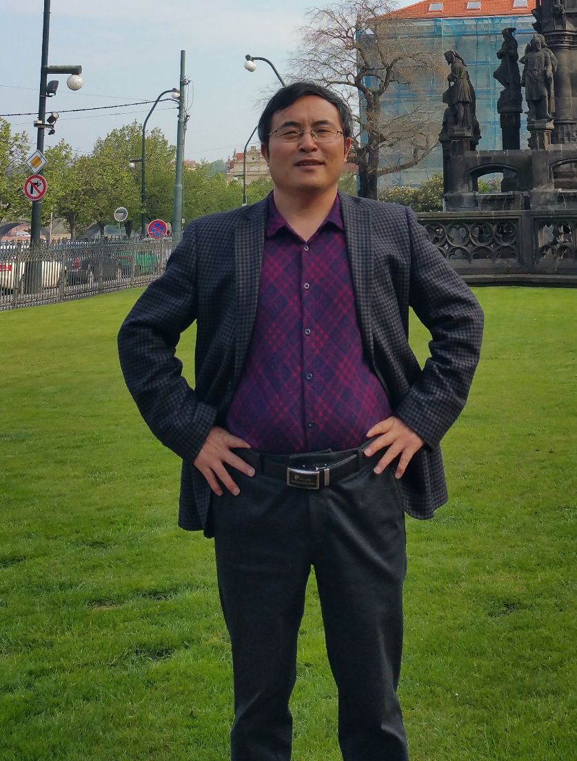 华体会网页版创新论坛第九百二十九讲：一种全新的含能材料低感机制